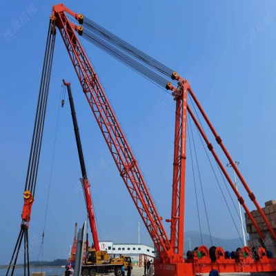 東平港通航：看500噸桅桿式起重機(jī)“承上啟下”